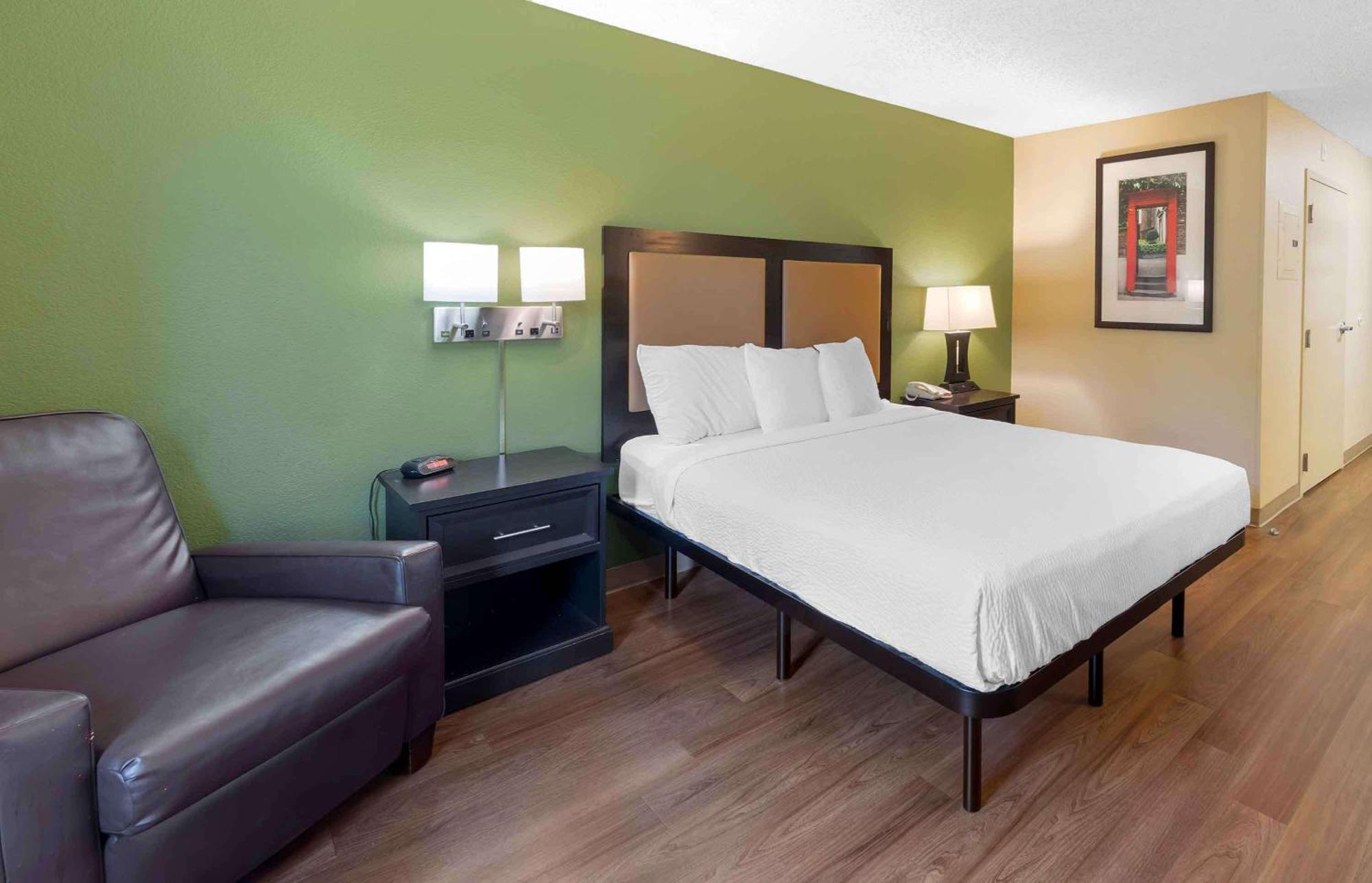 Extended Stay America Select Suites - Atlanta - Perimeter - Hammond Drive Sandy Springs Exterior photo