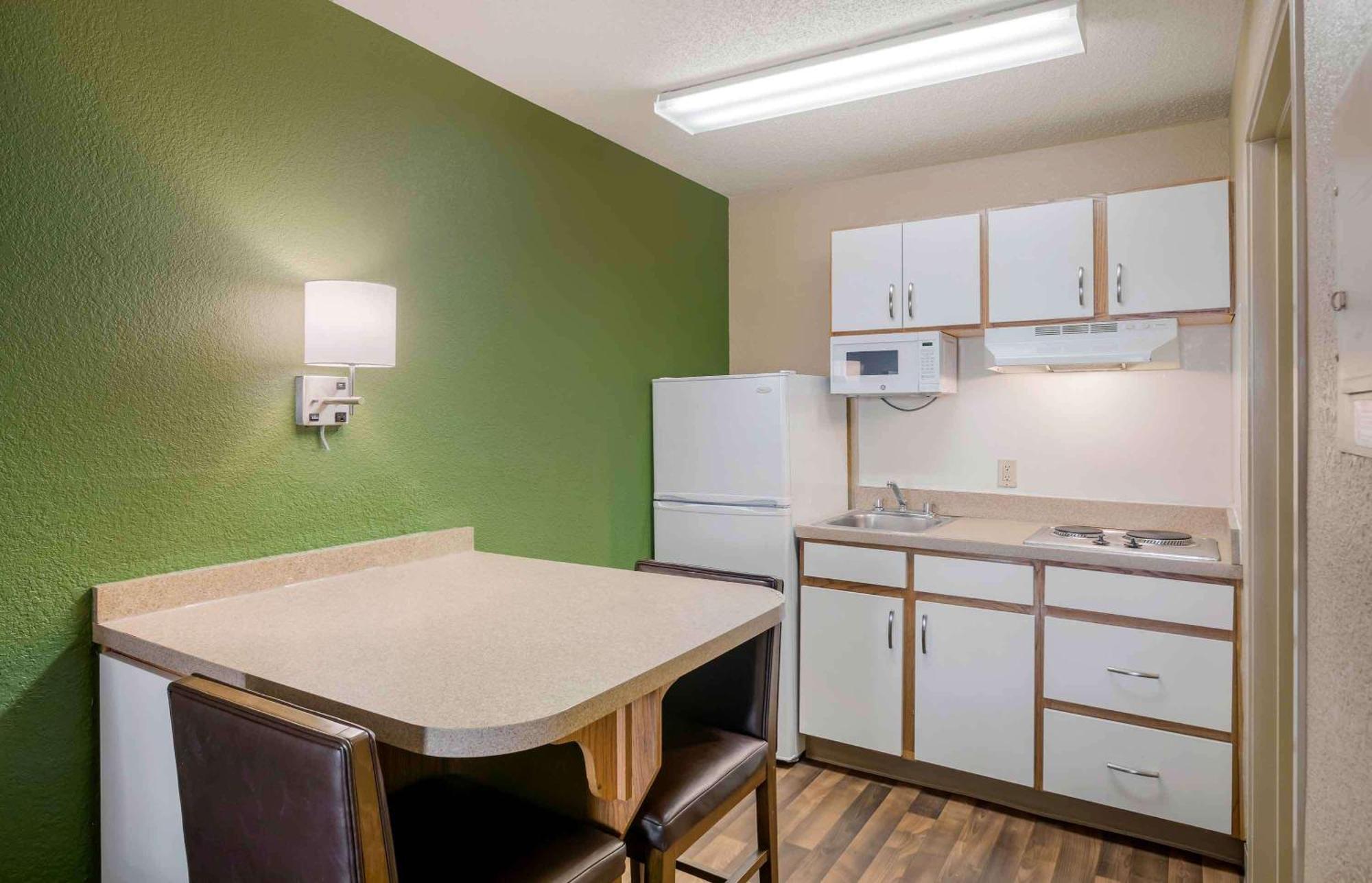 Extended Stay America Select Suites - Atlanta - Perimeter - Hammond Drive Sandy Springs Exterior photo